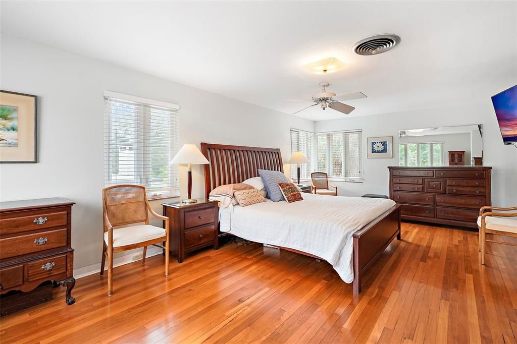 En Venta: $1,250,000 (4 camas, 4 baños, 3836 Pies cuadrados)