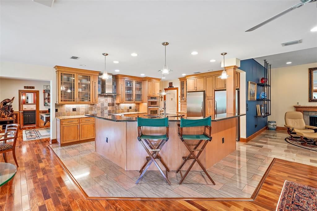 En Venta: $1,250,000 (4 camas, 4 baños, 3836 Pies cuadrados)