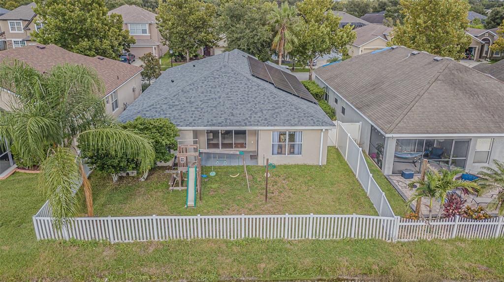 Под контрактом: $365,000 (4 спален, 2 ванн, 2034 Квадратных фут)