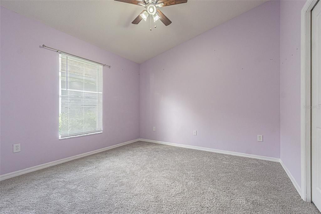 Под контрактом: $365,000 (4 спален, 2 ванн, 2034 Квадратных фут)