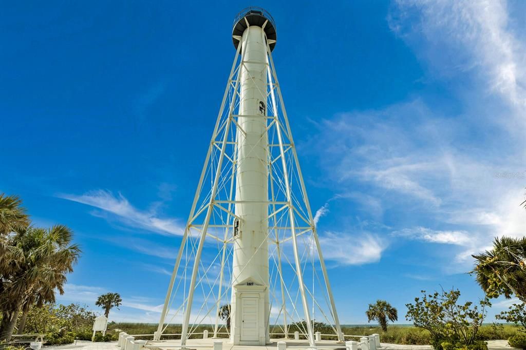 待售: $990,000 (2 贝兹, 1 浴室, 674 平方英尺)