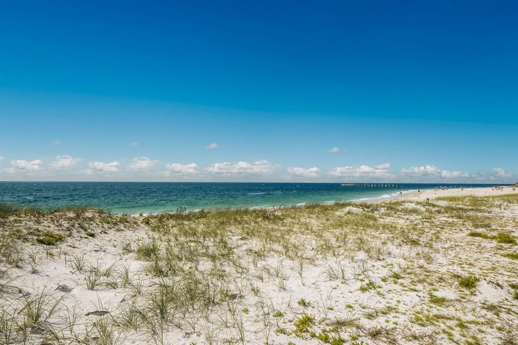 For Sale: $890,000 (2 beds, 1 baths, 674 Square Feet)