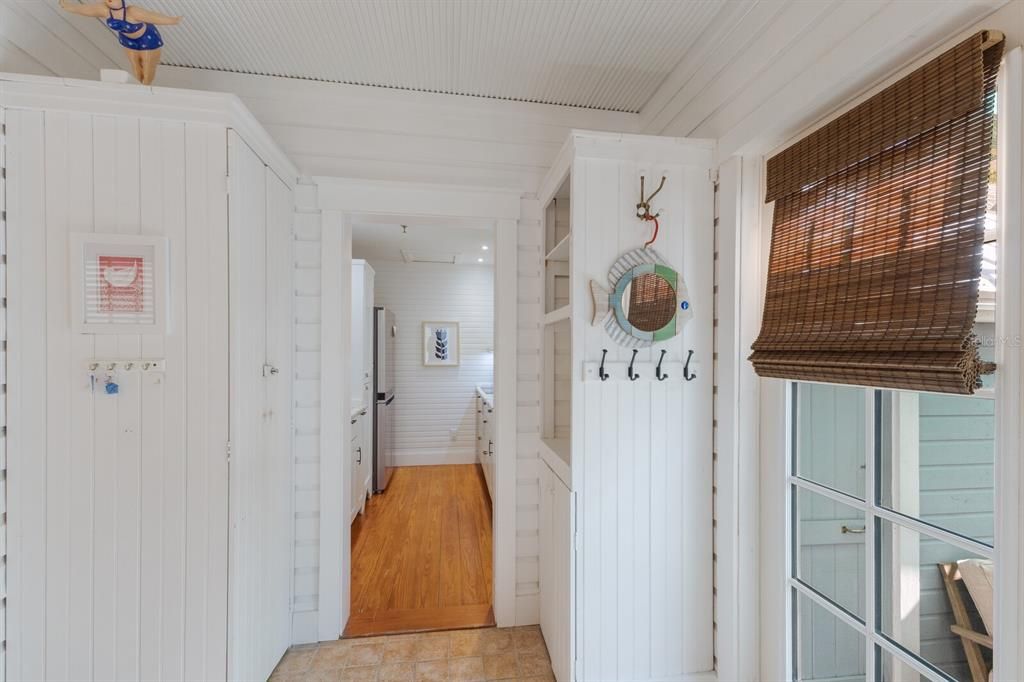 待售: $990,000 (2 贝兹, 1 浴室, 674 平方英尺)