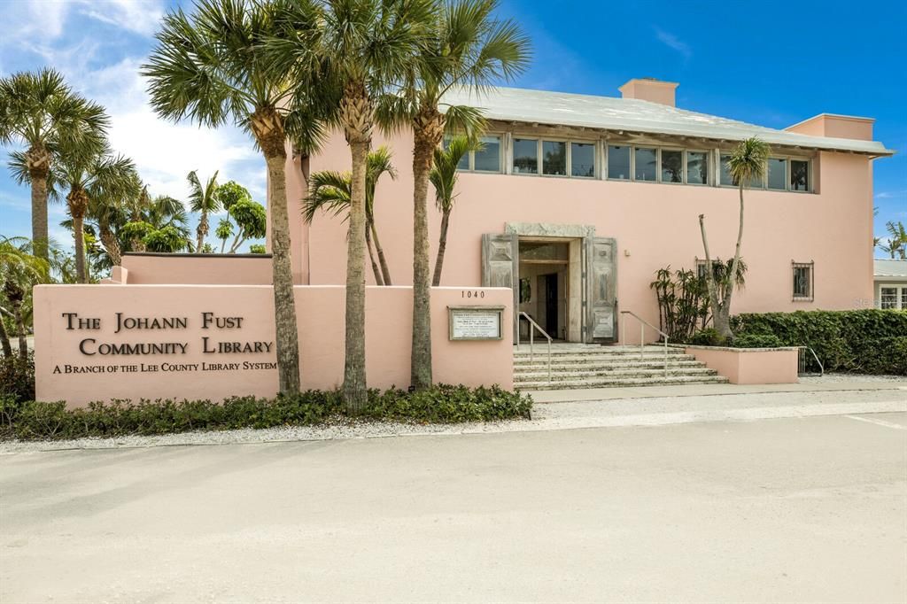 For Sale: $890,000 (2 beds, 1 baths, 674 Square Feet)