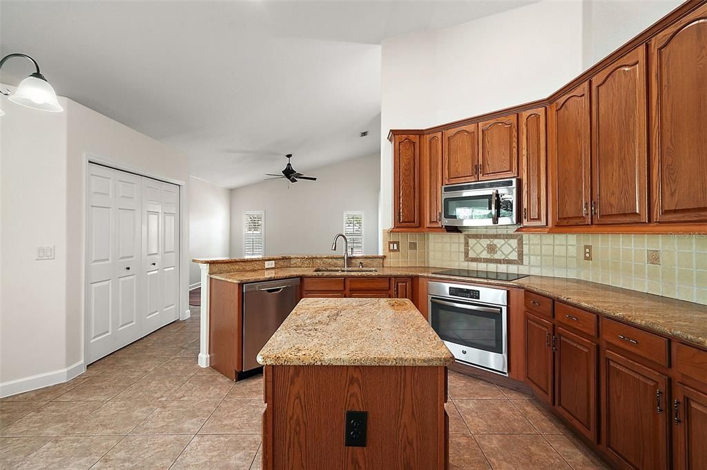 Active With Contract: $665,000 (3 beds, 2 baths, 2122 Square Feet)