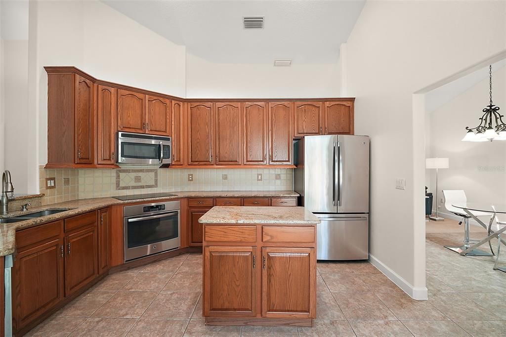 Active With Contract: $665,000 (3 beds, 2 baths, 2122 Square Feet)