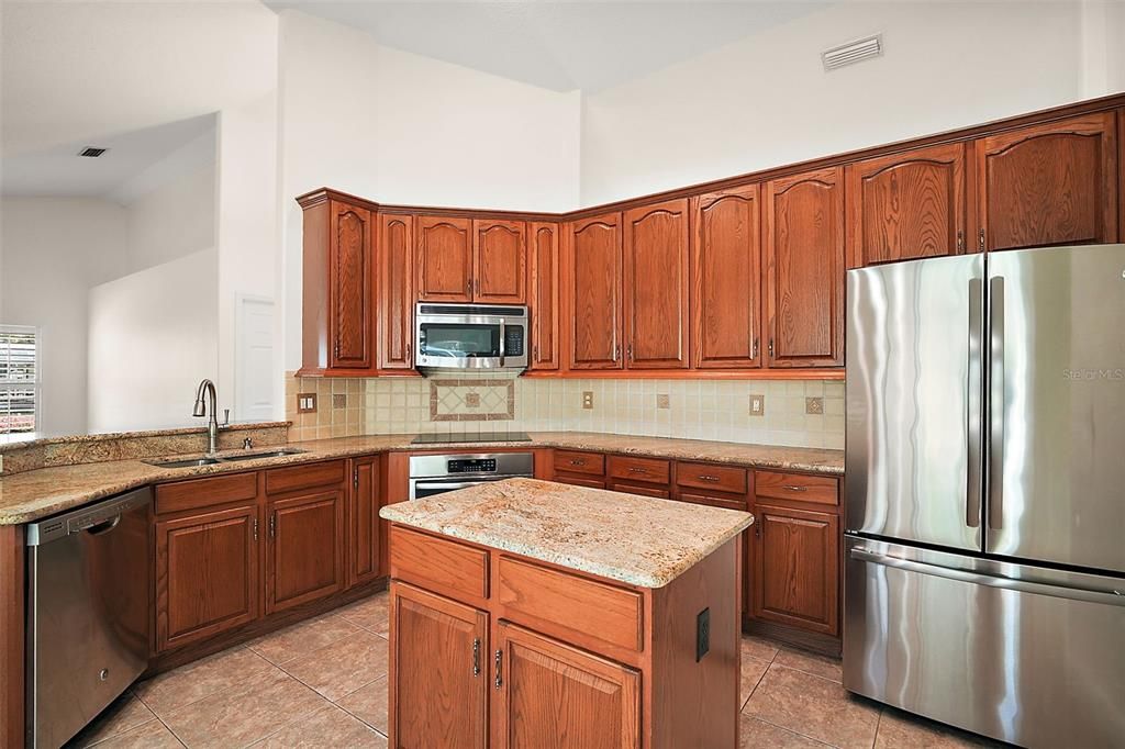 Active With Contract: $665,000 (3 beds, 2 baths, 2122 Square Feet)