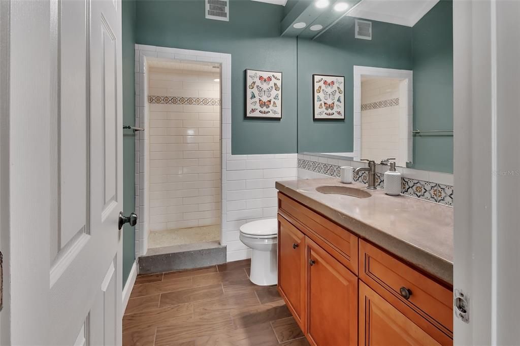 For Sale: $699,900 (3 beds, 2 baths, 3000 Square Feet)