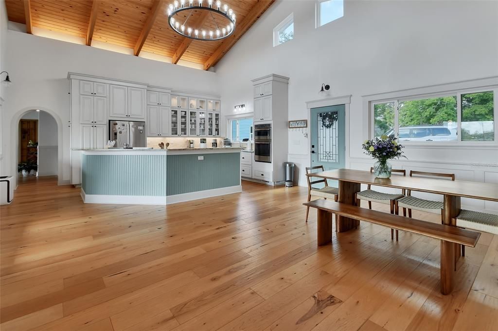 For Sale: $699,900 (3 beds, 2 baths, 3000 Square Feet)