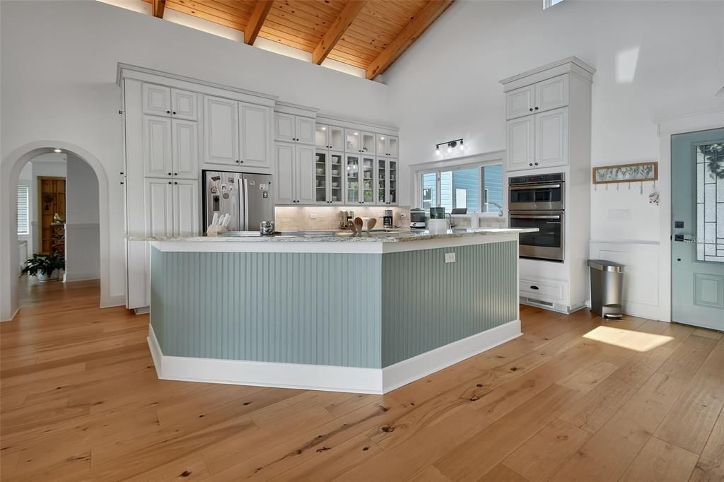 For Sale: $699,900 (3 beds, 2 baths, 3000 Square Feet)