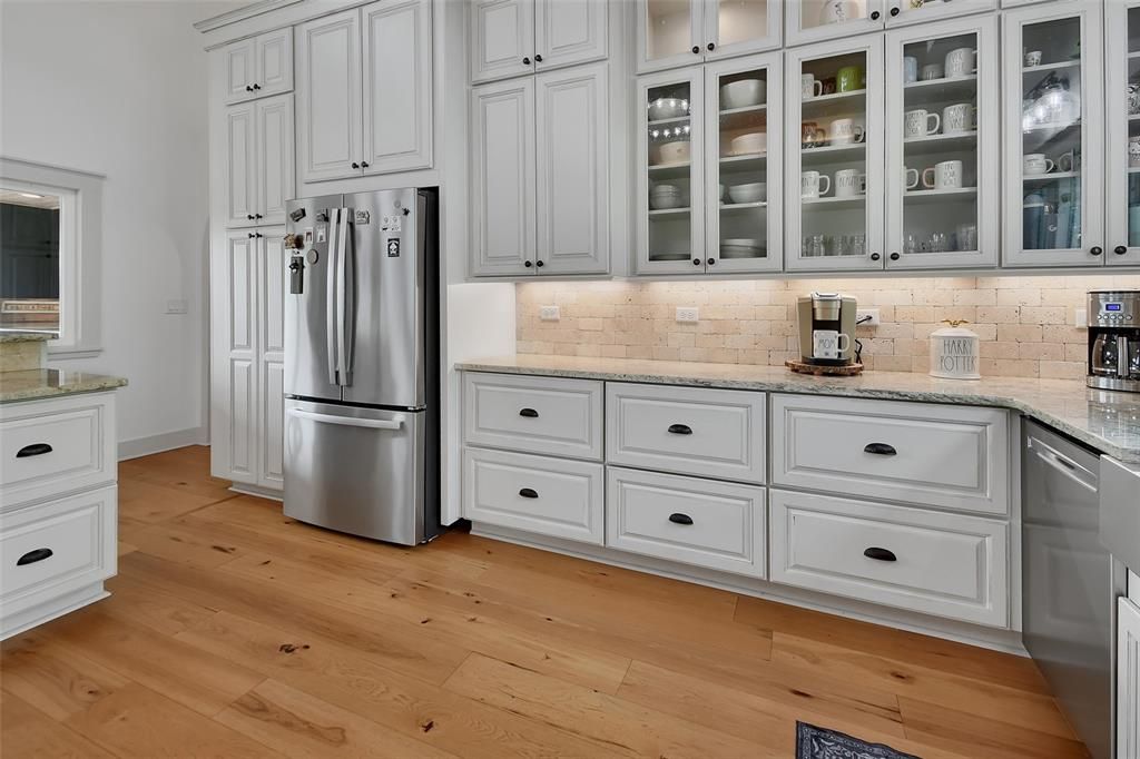 For Sale: $699,900 (3 beds, 2 baths, 3000 Square Feet)