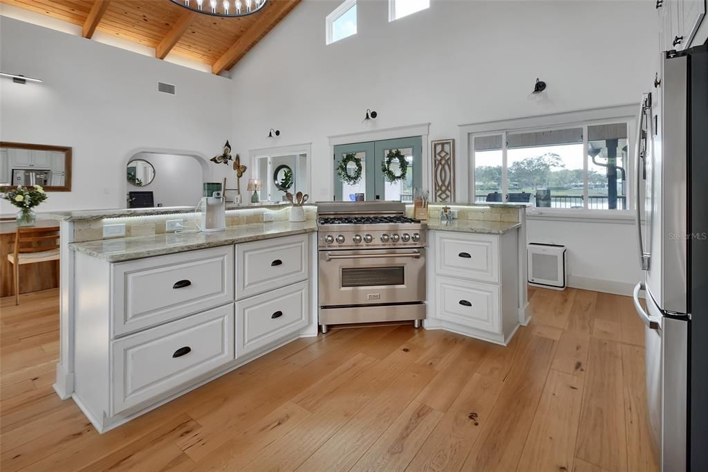 For Sale: $699,900 (3 beds, 2 baths, 3000 Square Feet)