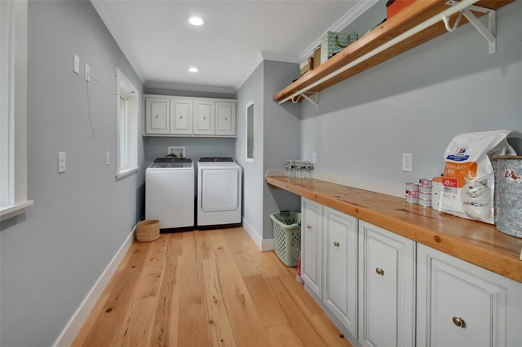 For Sale: $699,900 (3 beds, 2 baths, 3000 Square Feet)