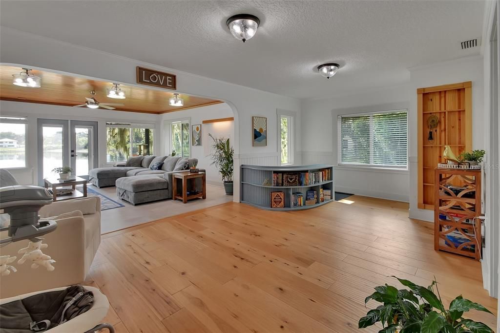 For Sale: $699,900 (3 beds, 2 baths, 3000 Square Feet)