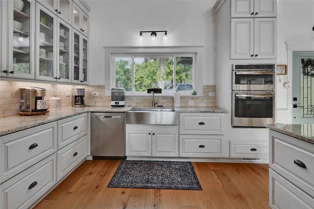 For Sale: $699,900 (3 beds, 2 baths, 3000 Square Feet)