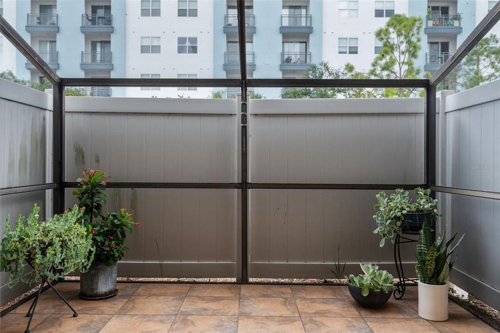 Active With Contract: $179,000 (2 beds, 1 baths, 864 Square Feet)