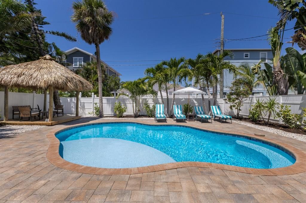 Activo con contrato: $1,349,000 (3 camas, 3 baños, 2145 Pies cuadrados)