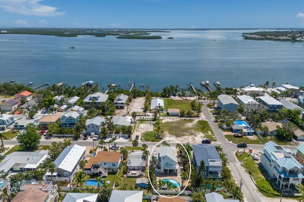 Activo con contrato: $1,349,000 (3 camas, 3 baños, 2145 Pies cuadrados)