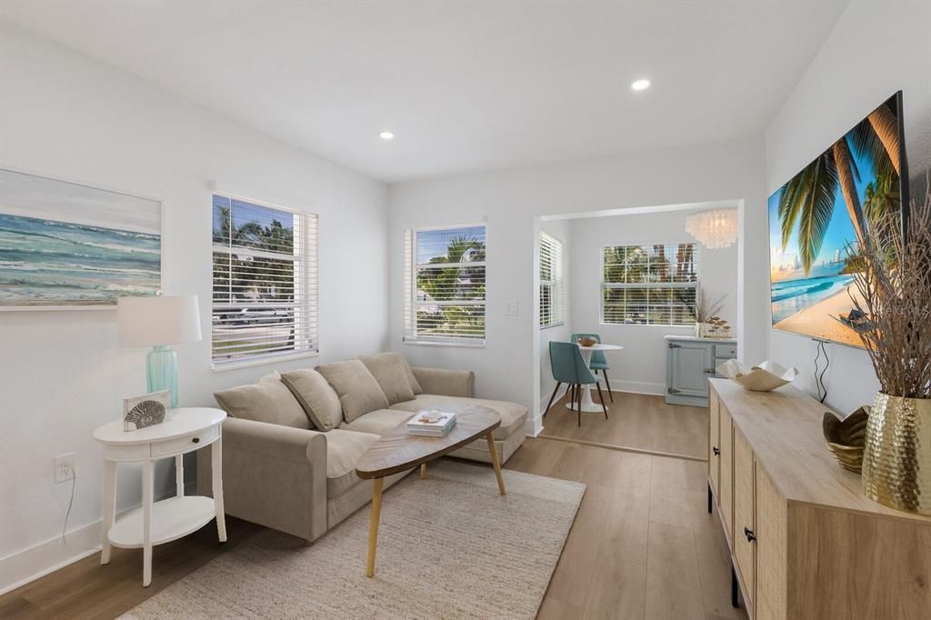 Activo con contrato: $1,349,000 (3 camas, 3 baños, 2145 Pies cuadrados)