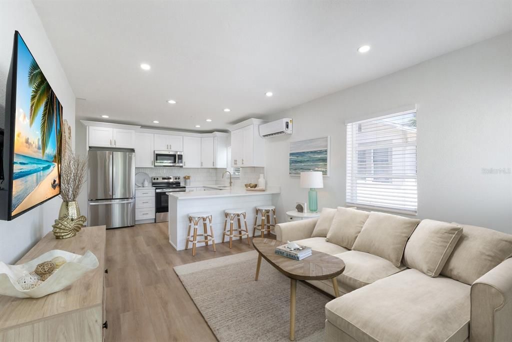 Activo con contrato: $1,349,000 (3 camas, 3 baños, 2145 Pies cuadrados)