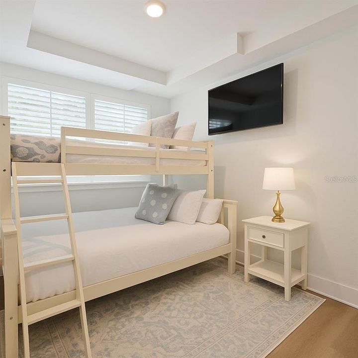 Activo con contrato: $1,349,000 (3 camas, 3 baños, 2145 Pies cuadrados)