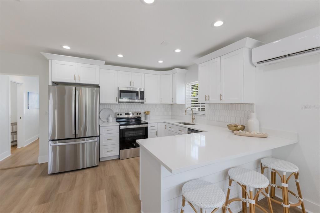 Activo con contrato: $1,349,000 (3 camas, 3 baños, 2145 Pies cuadrados)