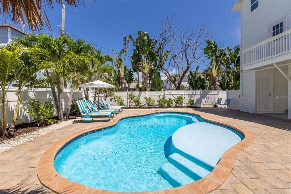 Activo con contrato: $1,349,000 (3 camas, 3 baños, 2145 Pies cuadrados)