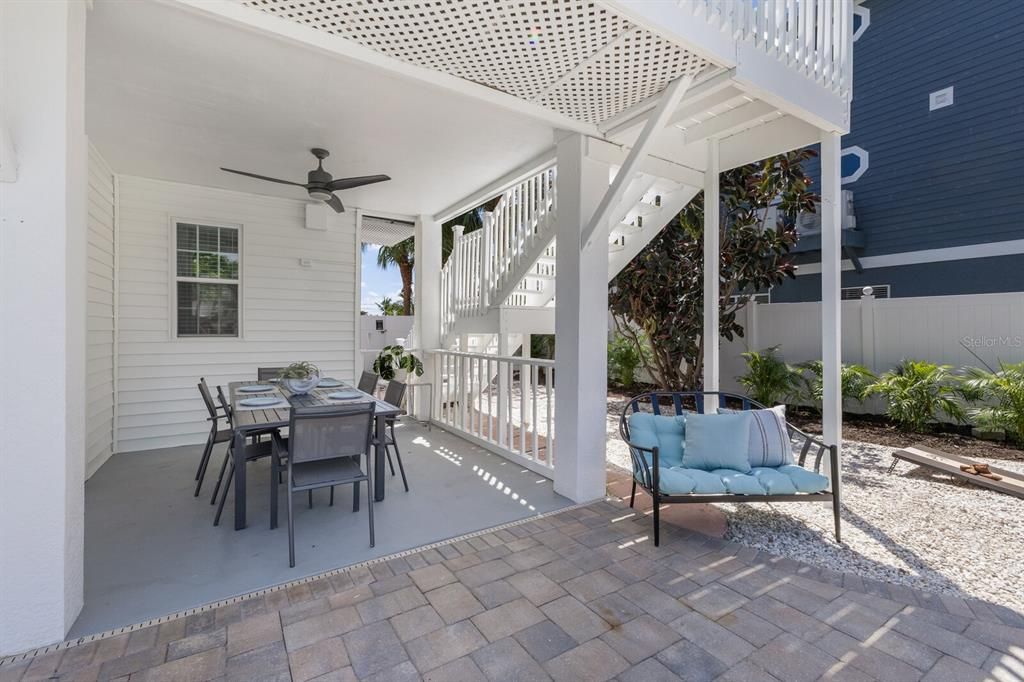 Activo con contrato: $1,349,000 (3 camas, 3 baños, 2145 Pies cuadrados)