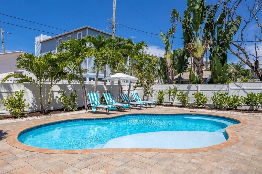 Activo con contrato: $1,349,000 (3 camas, 3 baños, 2145 Pies cuadrados)