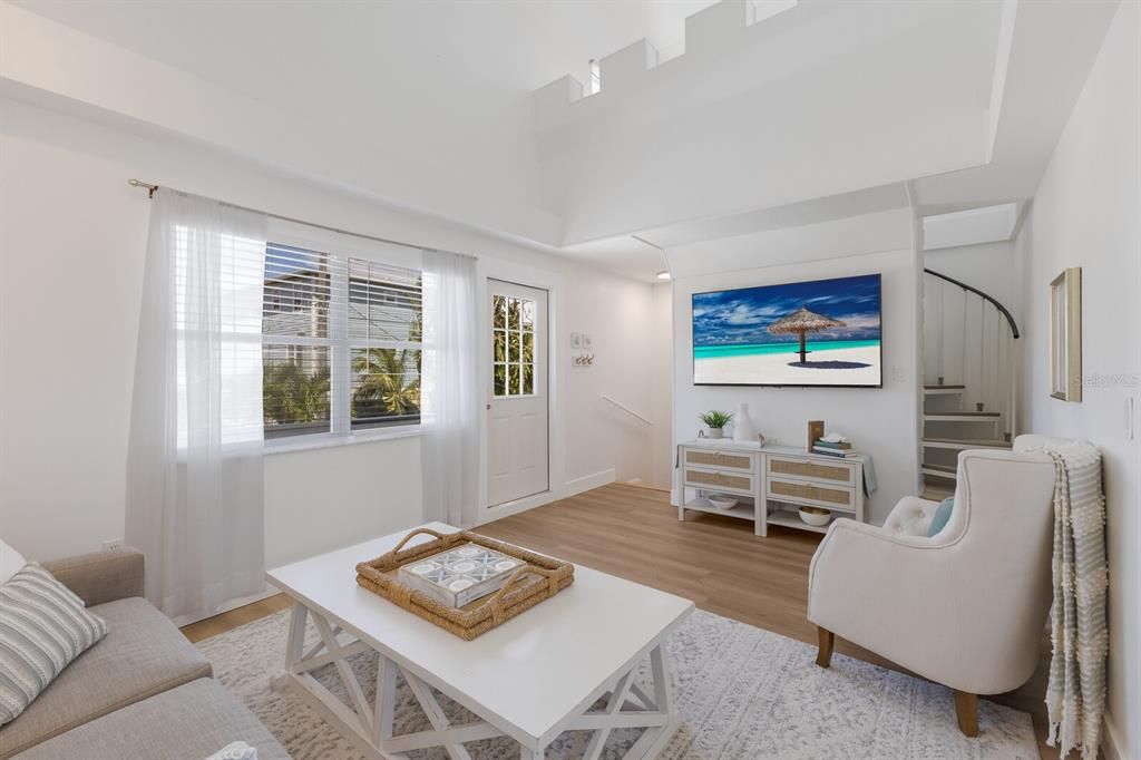 Activo con contrato: $1,349,000 (3 camas, 3 baños, 2145 Pies cuadrados)