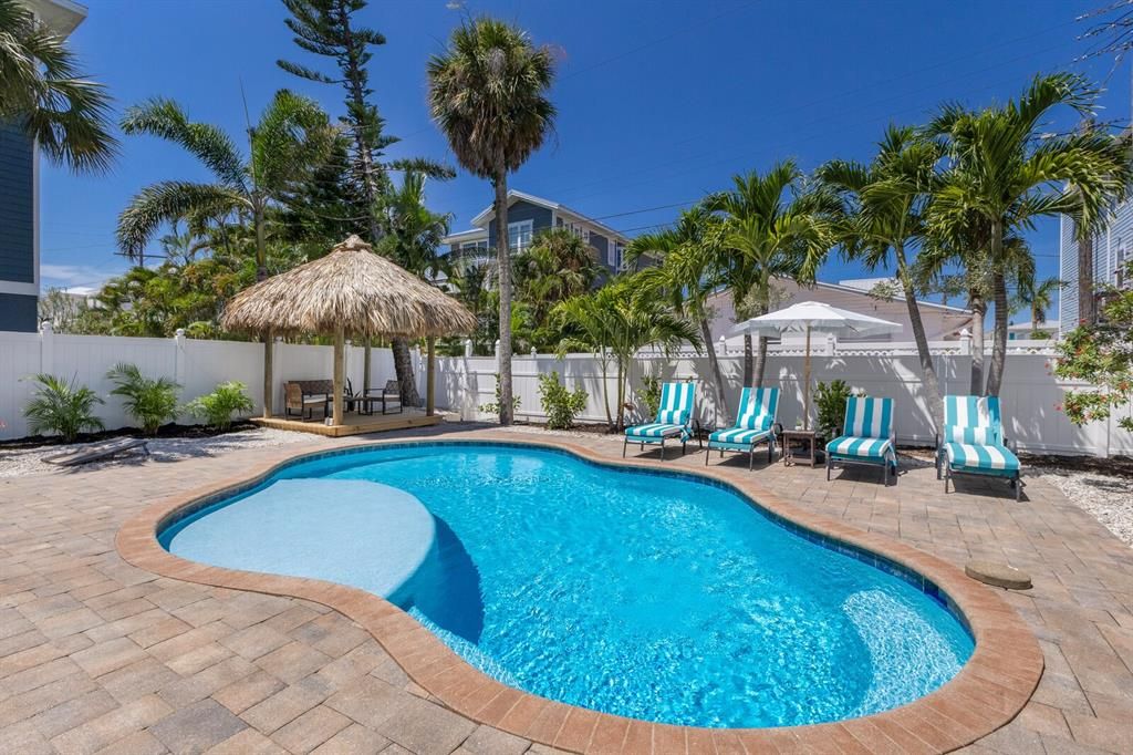 Activo con contrato: $1,349,000 (3 camas, 3 baños, 2145 Pies cuadrados)