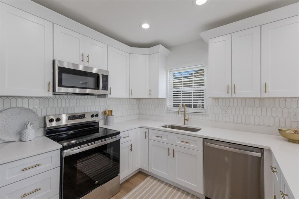 Activo con contrato: $1,349,000 (3 camas, 3 baños, 2145 Pies cuadrados)