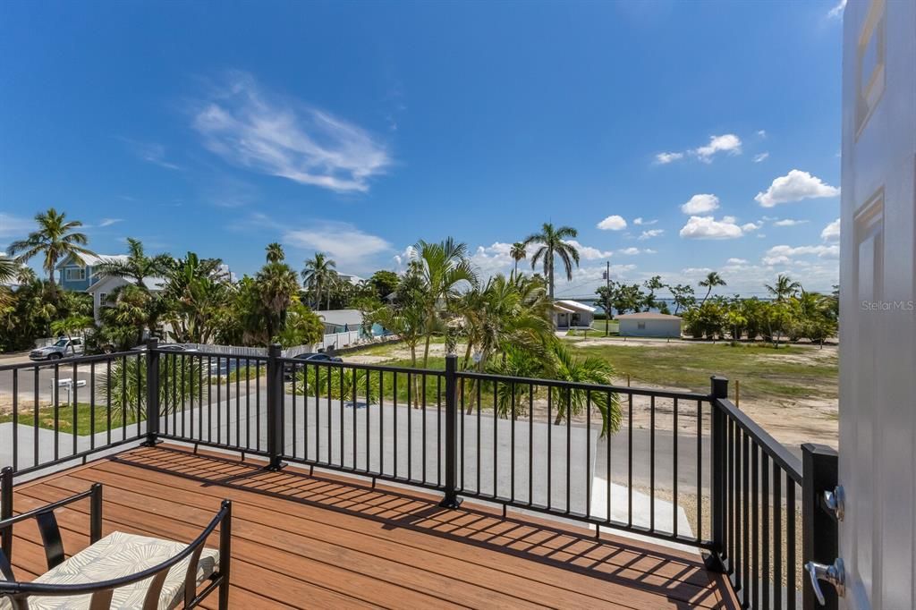 Activo con contrato: $1,349,000 (3 camas, 3 baños, 2145 Pies cuadrados)