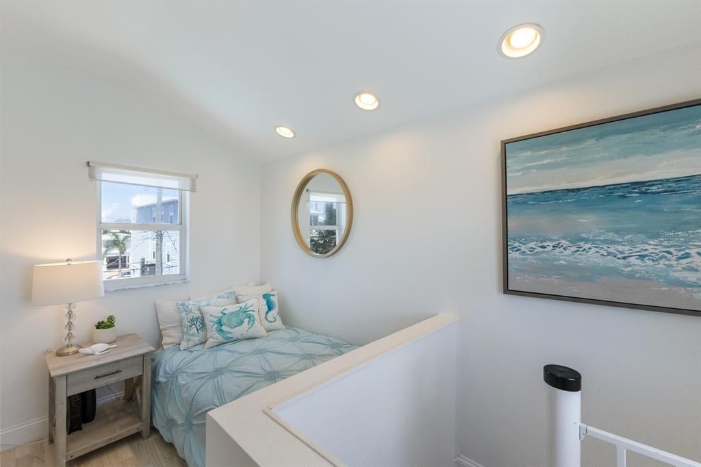 Activo con contrato: $1,349,000 (3 camas, 3 baños, 2145 Pies cuadrados)