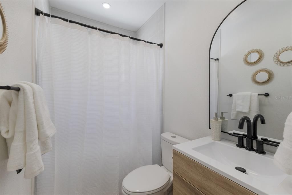 Activo con contrato: $1,349,000 (3 camas, 3 baños, 2145 Pies cuadrados)