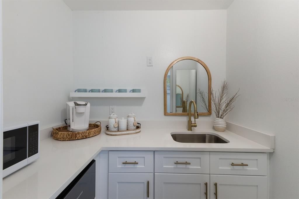 Activo con contrato: $1,349,000 (3 camas, 3 baños, 2145 Pies cuadrados)