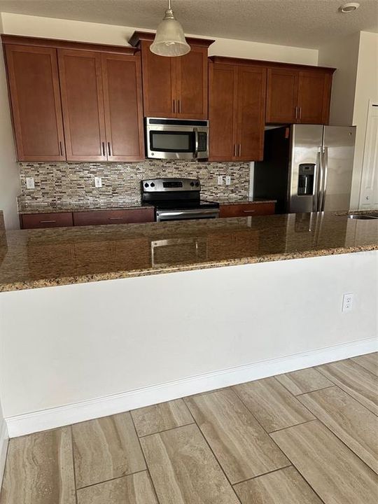 En Venta: $499,000 (4 camas, 3 baños, 1914 Pies cuadrados)