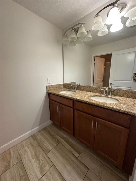 En Venta: $499,000 (4 camas, 3 baños, 1914 Pies cuadrados)