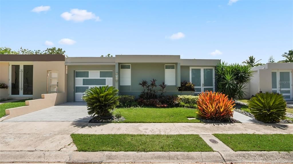 Recently Rented: $2,200 (4 beds, 2 baths, 1400 Square Feet)