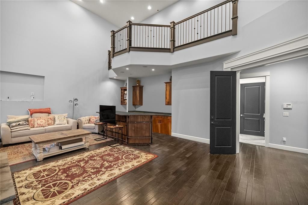 待售: $2,000,000 (4 贝兹, 3 浴室, 5825 平方英尺)