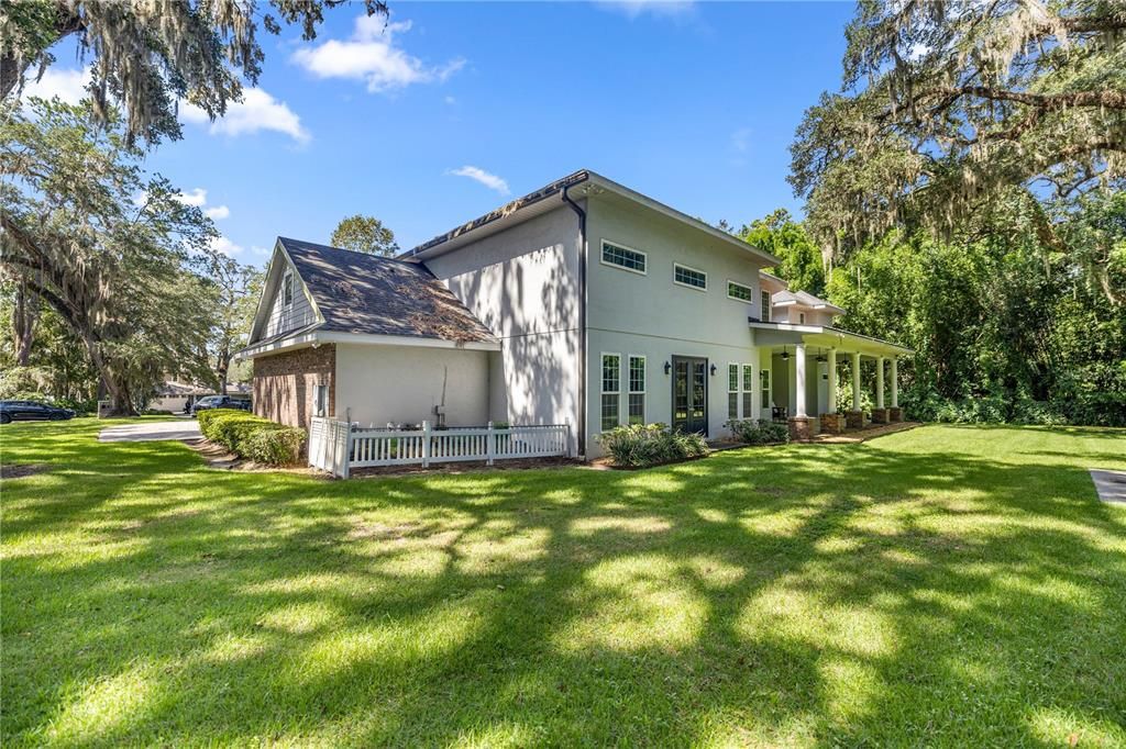 待售: $2,000,000 (4 贝兹, 3 浴室, 5825 平方英尺)