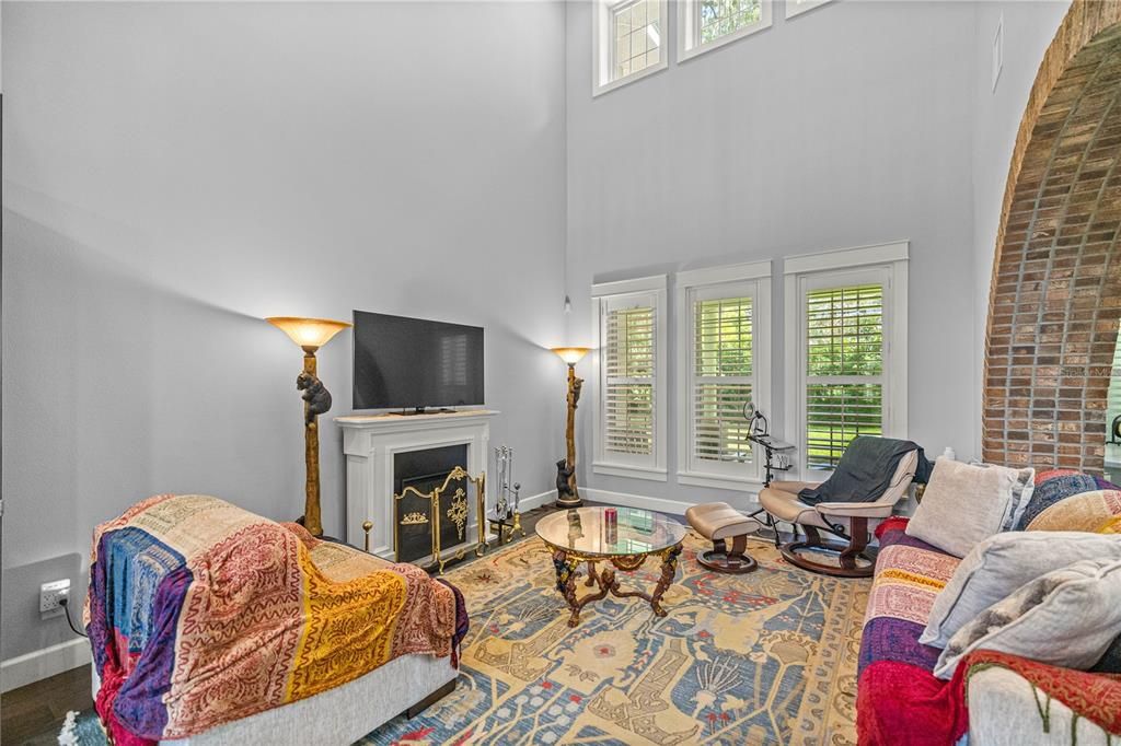 待售: $2,000,000 (4 贝兹, 3 浴室, 5825 平方英尺)