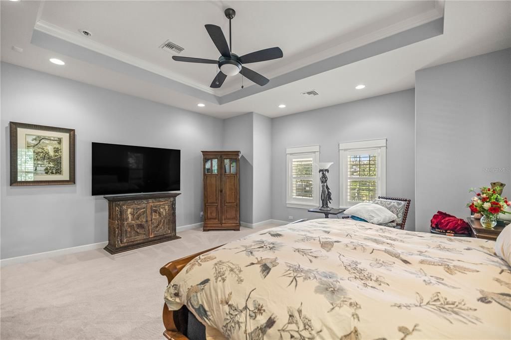 待售: $2,000,000 (4 贝兹, 3 浴室, 5825 平方英尺)