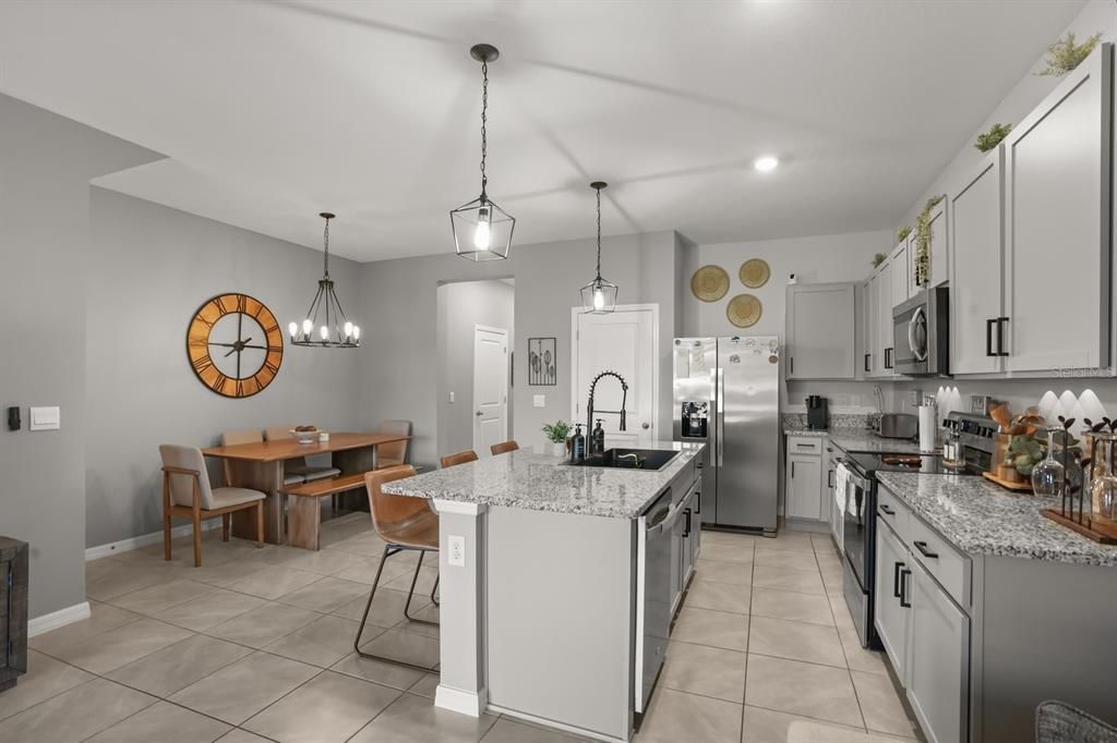 En Venta: $315,500 (3 camas, 2 baños, 1707 Pies cuadrados)