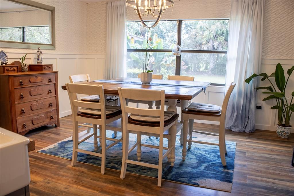 For Sale: $449,000 (3 beds, 3 baths, 1875 Square Feet)