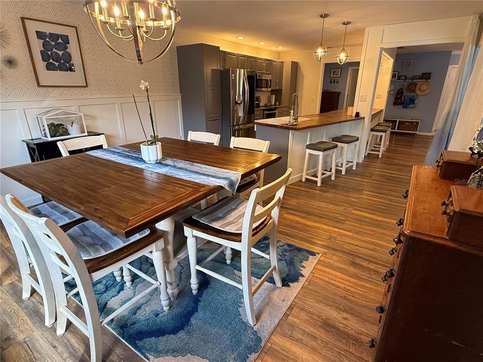 For Sale: $449,000 (3 beds, 3 baths, 1875 Square Feet)