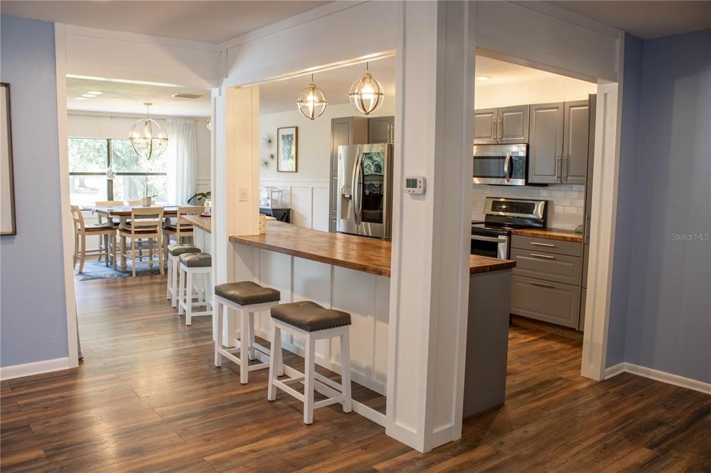 For Sale: $449,000 (3 beds, 3 baths, 1875 Square Feet)