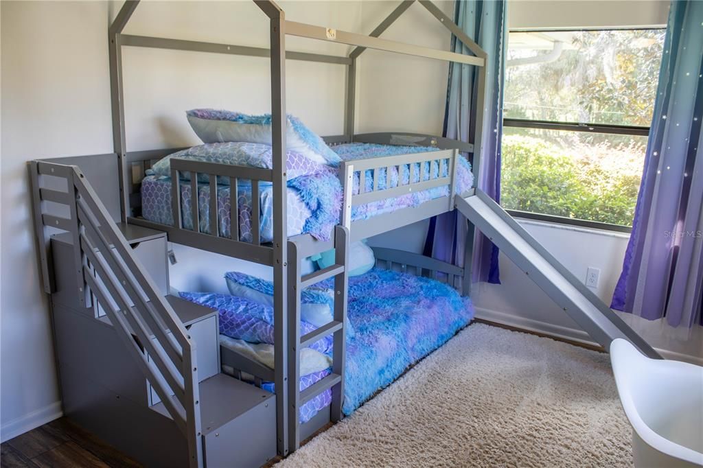 For Sale: $449,000 (3 beds, 3 baths, 1875 Square Feet)