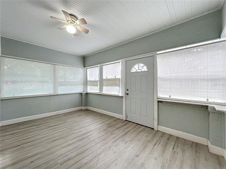 На продажу: $269,000 (3 спален, 2 ванн, 1454 Квадратных фут)