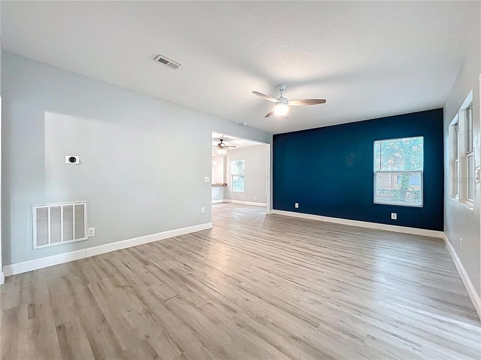 На продажу: $269,000 (3 спален, 2 ванн, 1454 Квадратных фут)